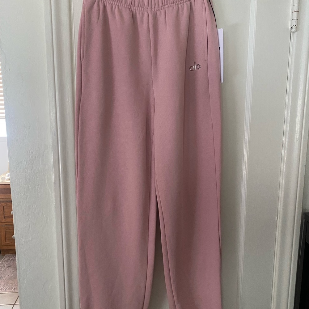 ALO Yoga Accolade Sweatpants Ballet Pink